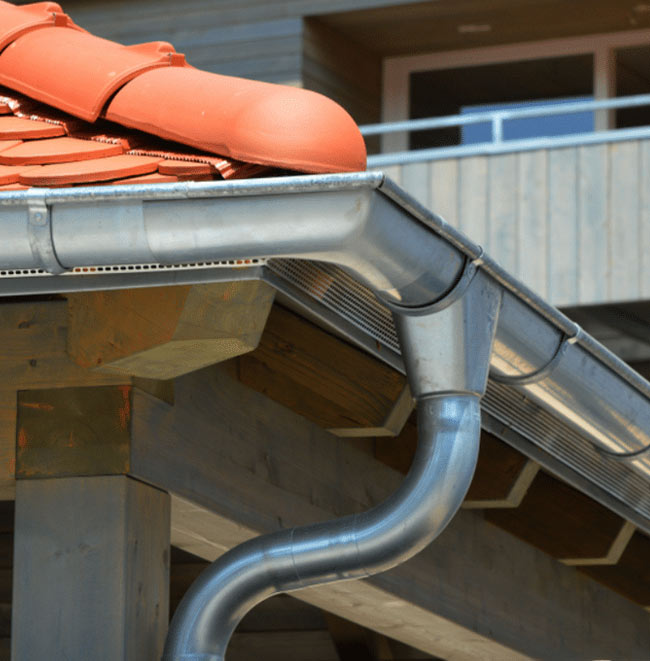 Travaux de couverture - SM.RENOV : artisan toiturier couvreur zingueur en Belgique : région Flamande, Wallonne, Bruxelles … : Travaux de couverture, faîtage en neuf et en rénovation. intervention urgence fuite toiture. Travaux de zinguerie ... Intervention en Belgique : région Flamande, Wallonne, Bruxelles …