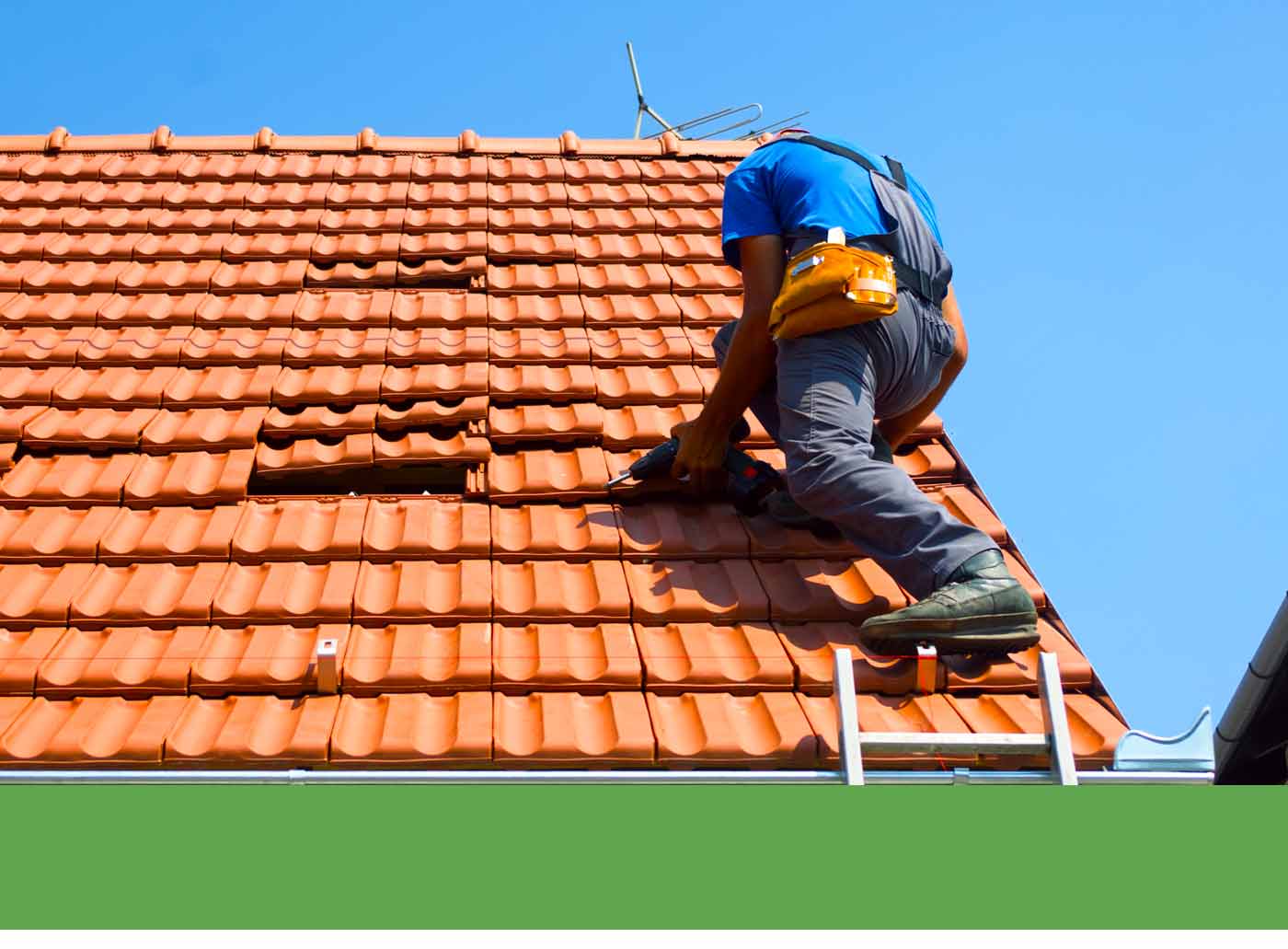 Travaux de couverture - SM.RENOV : artisan toiturier couvreur zingueur en Belgique : région Flamande, Wallonne, Bruxelles … : Travaux de couverture, faîtage en neuf et en rénovation. intervention urgence fuite toiture. Travaux de zinguerie ... Intervention en Belgique : région Flamande, Wallonne, Bruxelles …