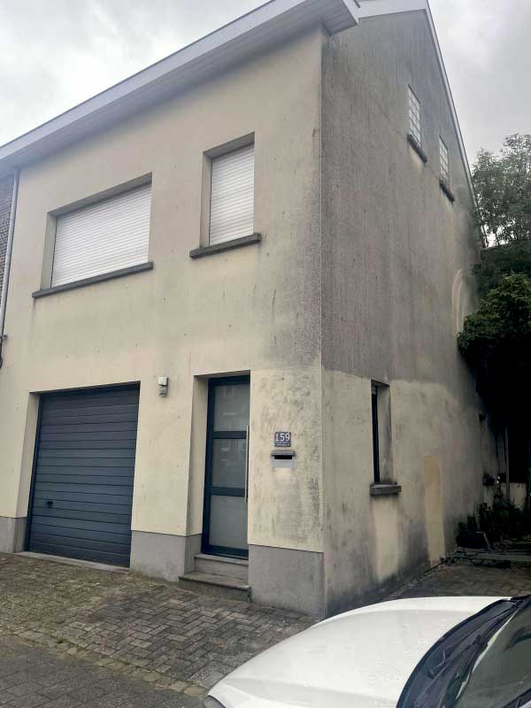 Nettoyage et peinture façade - SM.RENOV en Belgique, région Flamande, Wallonne et Bruxelles … : artisan peintre : Nettoyage, démoussage, traitement anti mousse et ravalement peinture façade boiserie ferronnerie,  imperméabilisation façade. ... Intervention en Belgique : région Flamande, Wallonne et Bruxelles …