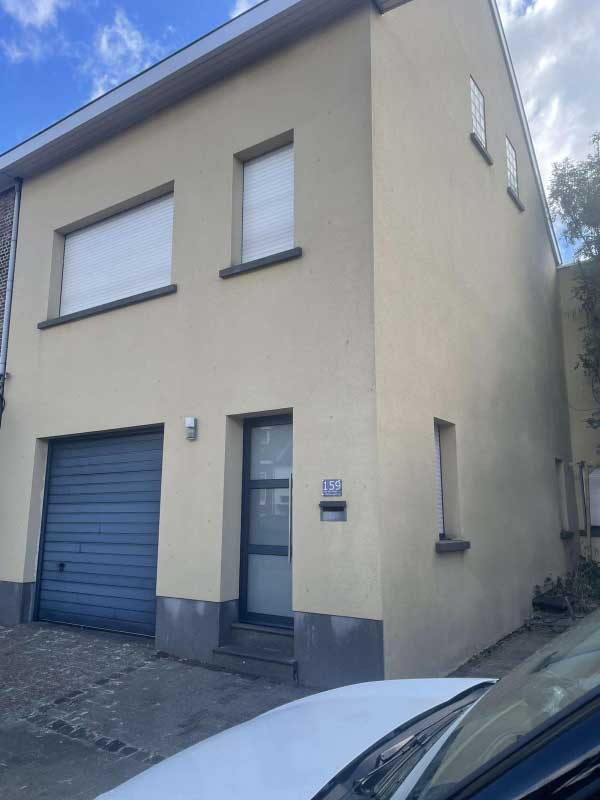 Nettoyage et peinture façade - SM.RENOV en Belgique, région Flamande, Wallonne et Bruxelles … : artisan peintre : Nettoyage, démoussage, traitement anti mousse et ravalement peinture façade boiserie ferronnerie,  imperméabilisation façade. ... Intervention en Belgique : région Flamande, Wallonne et Bruxelles …