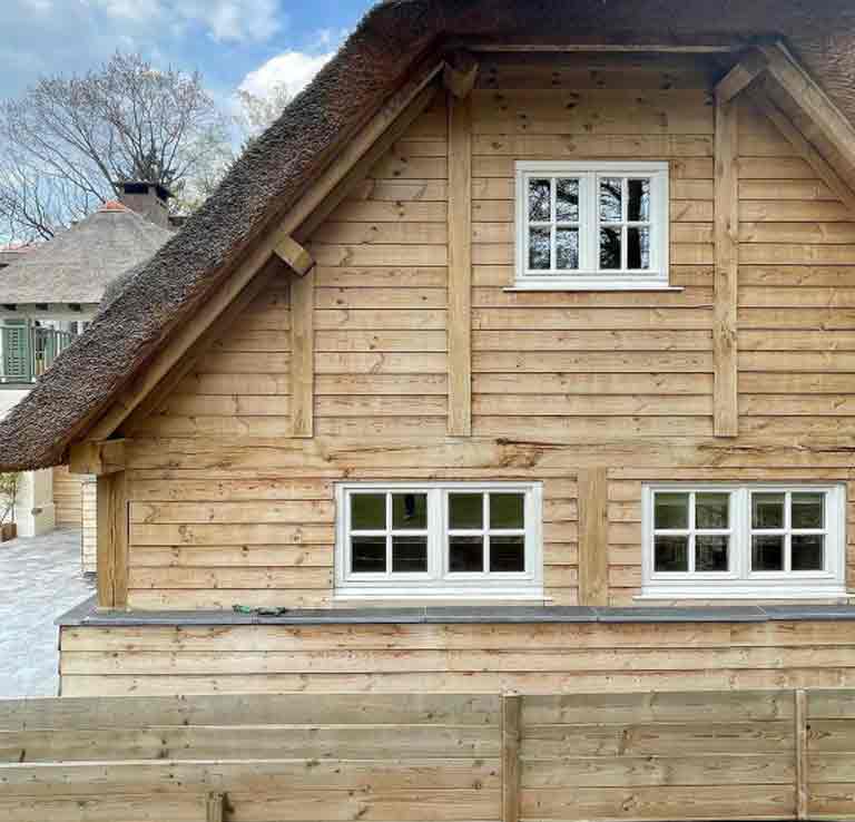 Nettoyage et peinture façade - SM.RENOV en Belgique, région Flamande, Wallonne et Bruxelles … : artisan peintre : Nettoyage, démoussage, traitement anti mousse et ravalement peinture façade boiserie ferronnerie,  imperméabilisation façade. ... Intervention en Belgique : région Flamande, Wallonne et Bruxelles …