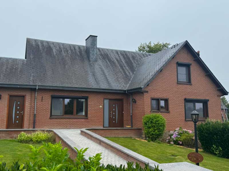 Nettoyage toiture - SM.RENOV artisan couvreur toiturier en Belgique : région Flamande, Wallonne, Bruxelles …: Nettoyage, démoussage traitement anti mousse et peinture hydrofuge colorée toiture en Belgique : région Flamande, Wallonne, Bruxelles …