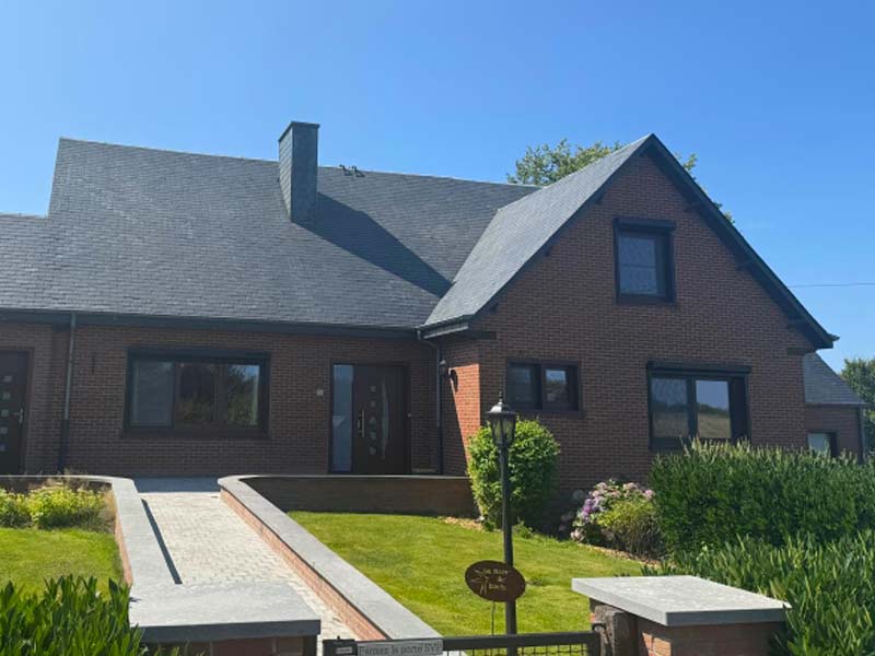 Nettoyage toiture - SM.RENOV artisan couvreur toiturier en Belgique : région Flamande, Wallonne, Bruxelles …: Nettoyage, démoussage traitement anti mousse et peinture hydrofuge colorée toiture en Belgique : région Flamande, Wallonne, Bruxelles …