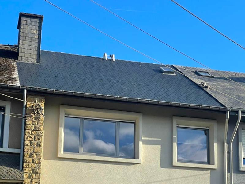 Nettoyage toiture - SM.RENOV artisan couvreur toiturier en Belgique : région Flamande, Wallonne, Bruxelles …: Nettoyage, démoussage traitement anti mousse et peinture hydrofuge colorée toiture en Belgique : région Flamande, Wallonne, Bruxelles …